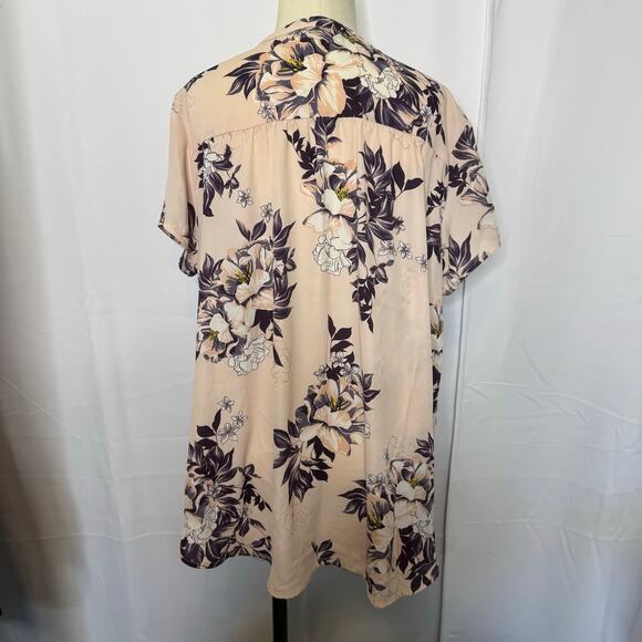 Torrid Floral Tunic Top Blouse Size 1 (US 14/16) Plus Short Sleeve Pink V-Neck - Picture 4 of 10